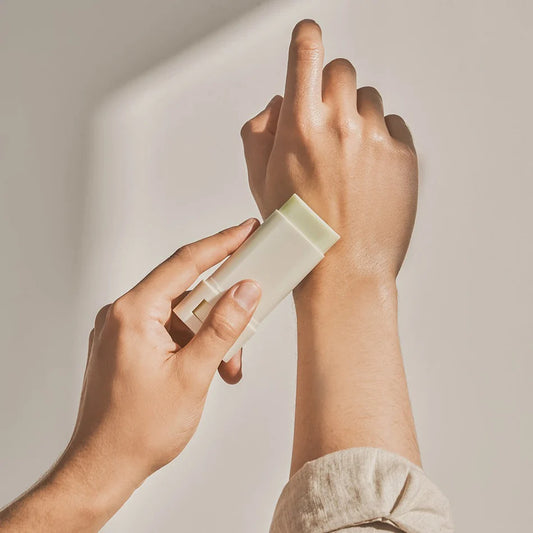BEAUTY OF JOSEON - Matte Sun Stick : Mugwort + Camilia SPF50+ PA++++ - 18g/Protector Matificante
